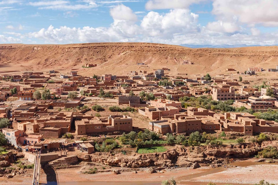 Un joli village tranquille au Maroc