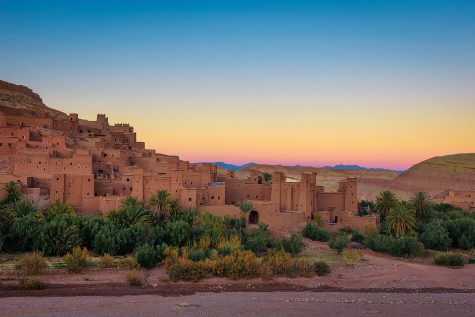 Coucher de soleil derrière Aït-Ben-Haddou au Maroc